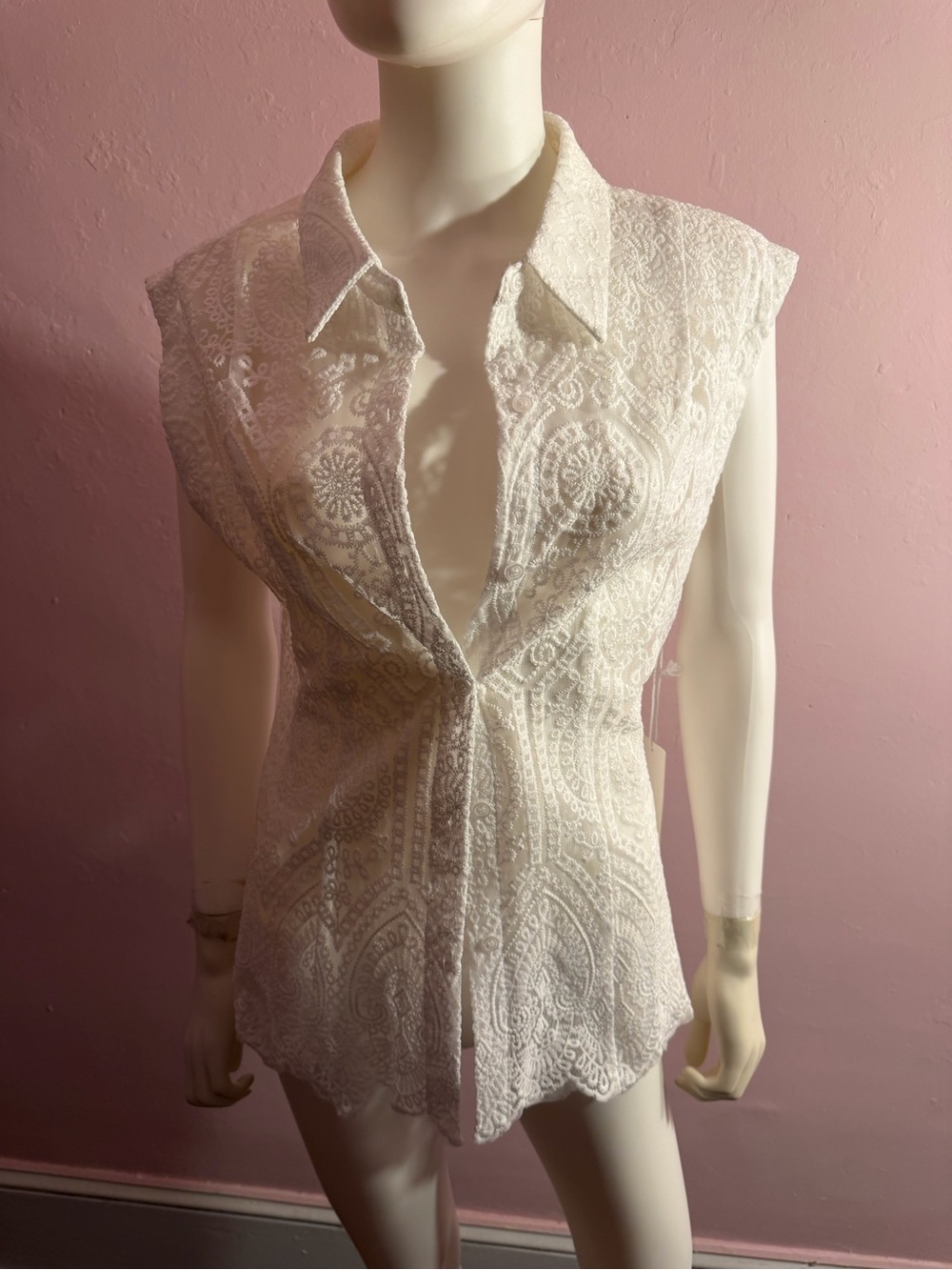 Lace vest with tie